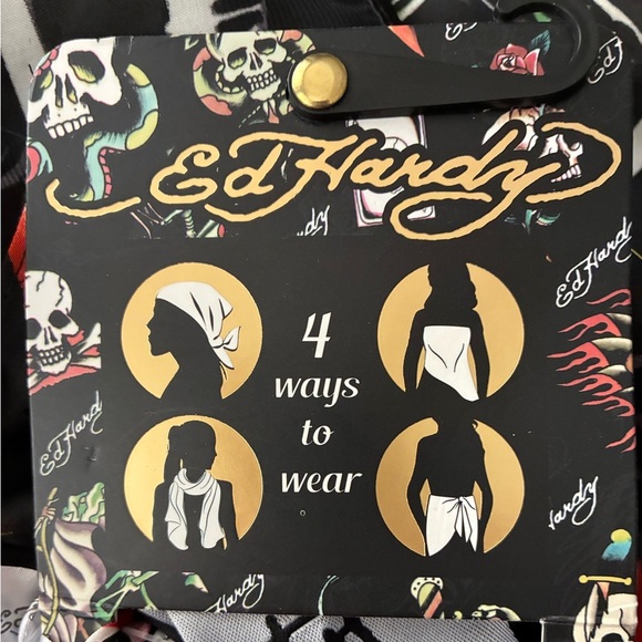 🆕Ed Hardy Born Free Multi-purpose Scarf in
"Love Kills Slowly Prints 43X43🆕 - Picture 7 of 10
